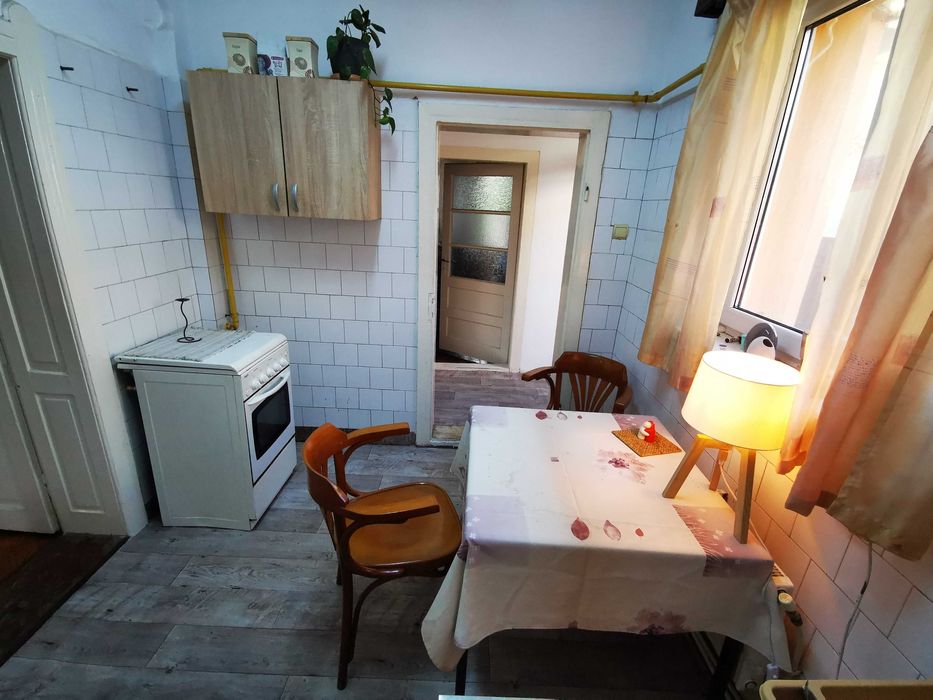 Inchiriez Camera la Casa 26 mp Coleg locuinta decom/ curte pet Marasti