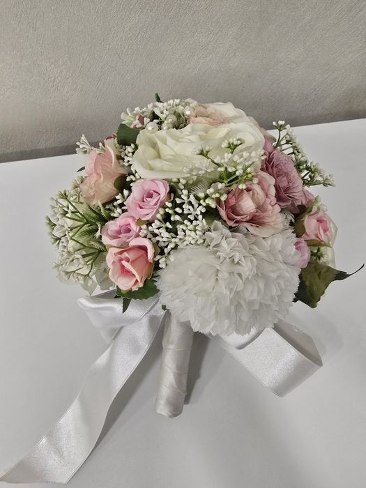 Булчински/сватбен букет и кутия за подаръци/пари