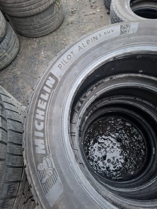 Vand set 4 anvelope 225 60 18 michelin bune de iarna dot 2021