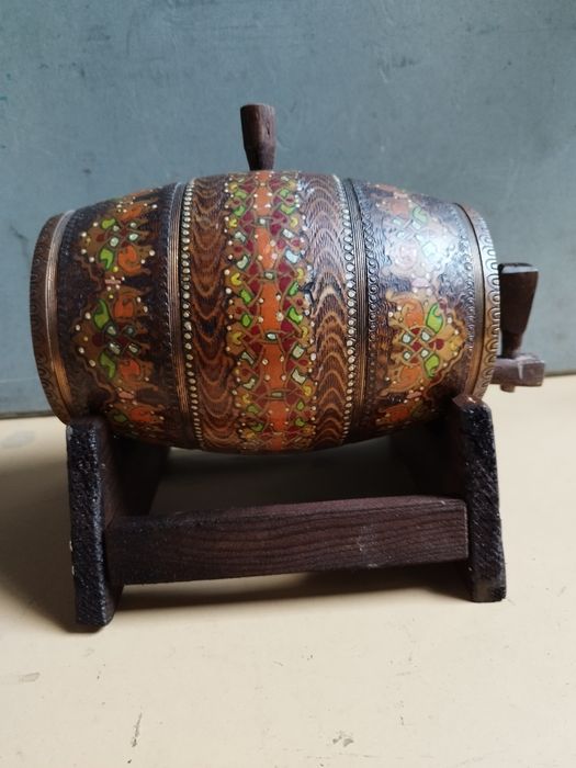 Малко битово атрактивно буренце