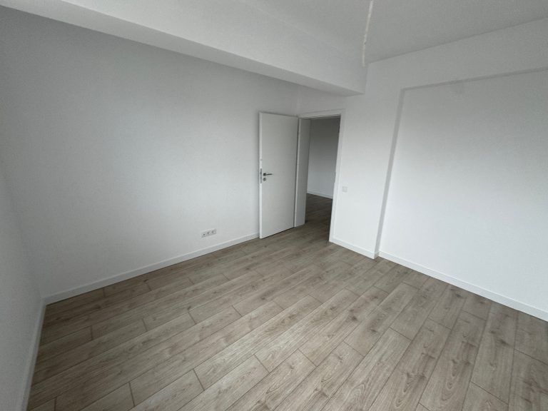 Vânzare apartament cu 2 camere nou finisat în Florești Teilor parcare