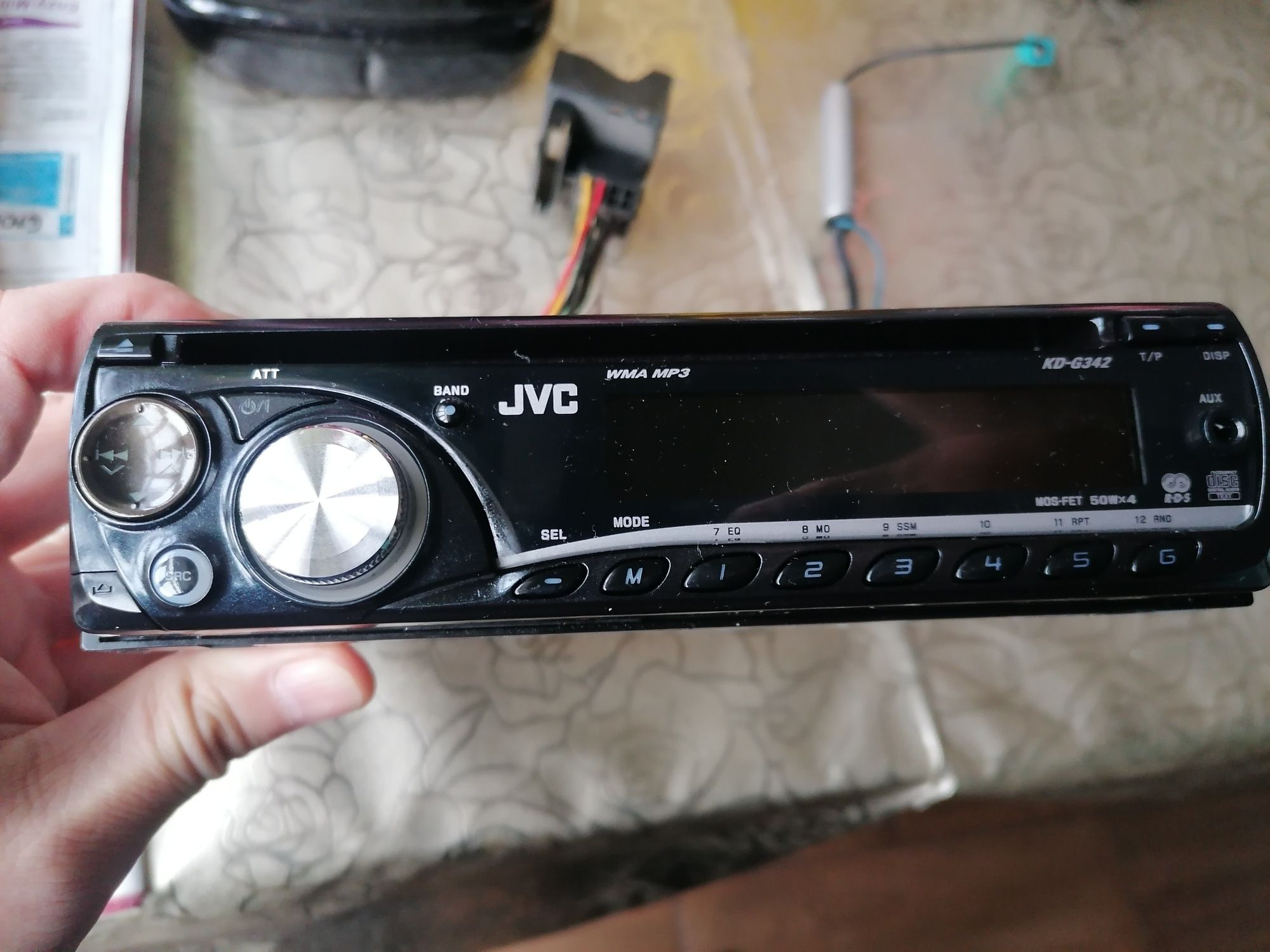 CD  radio JVC - свалено от Голф 5