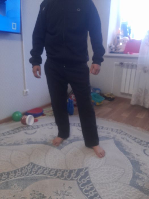 Продам спортивный костюм