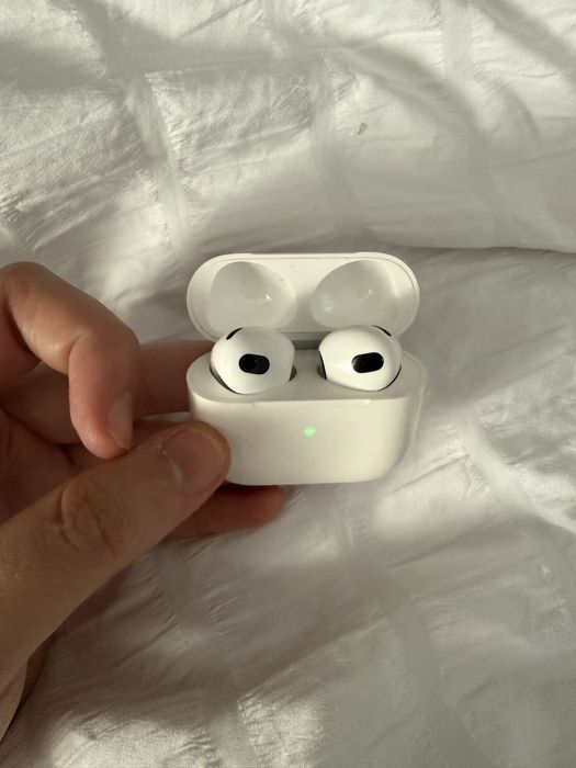 Casti Apple AirPods 3 (2022), Lightning Charging Case, White