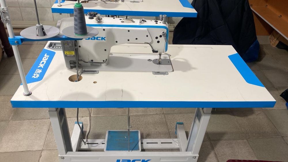 Промышленная швейная машина JACK JK-F4
