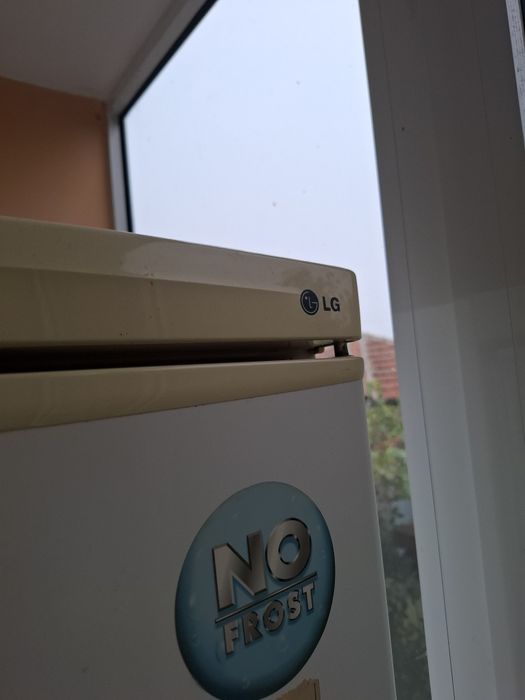 Хладилник.    Lg