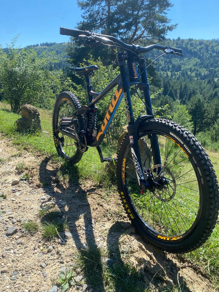 Bicicleta Downhill Kona Operator carbon M (nu trek, canyon, yt, norco)