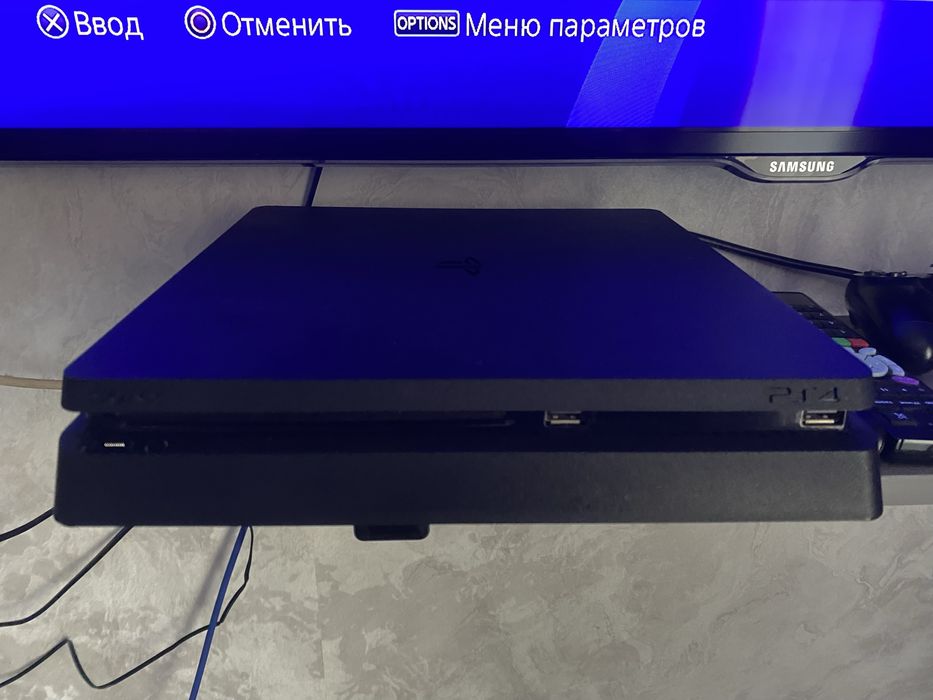 Playstation 4 Slim  1Tb