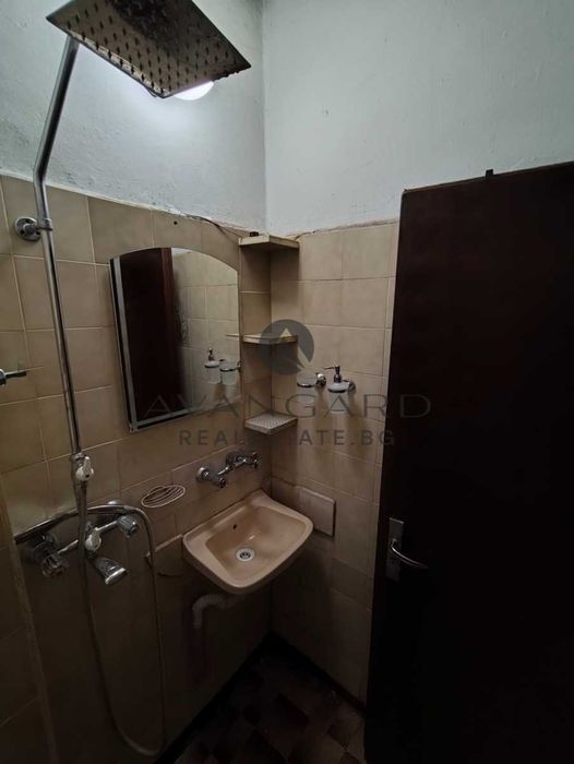 Продава се Тристаен апартамент в Пловдив, Кючук Париж - 64 кв.м за 1559 €/кв.м - Снимка #8