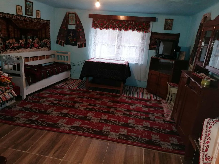 Casa de vanzare si teren 30 arii in Lupsa, jud Alba