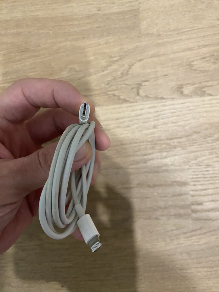 Cablu de date (de incarcare) original Apple/ iPhone usb-C si usb-A