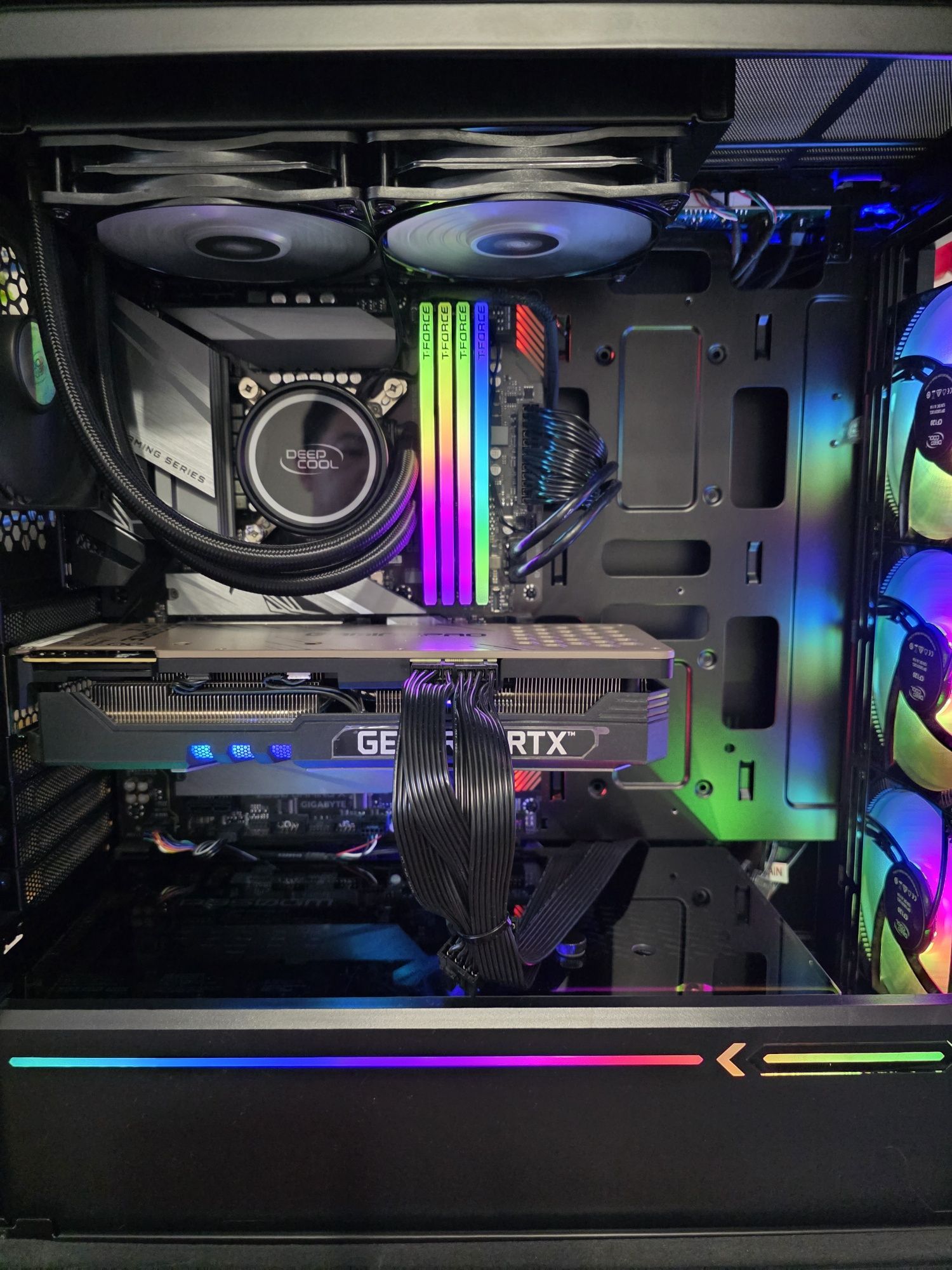 Core i9. Ram 64Gb. RTX 3080