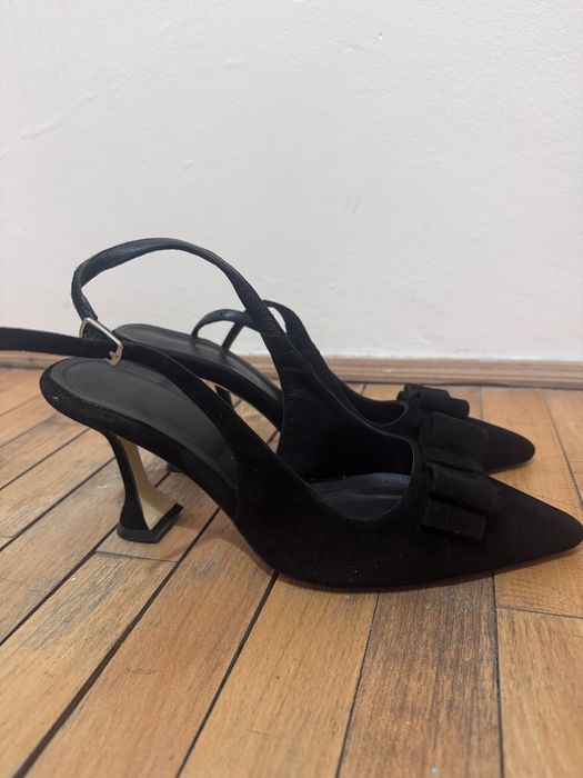 Pantofi Esluna cu toc evazat din piele întoarsă