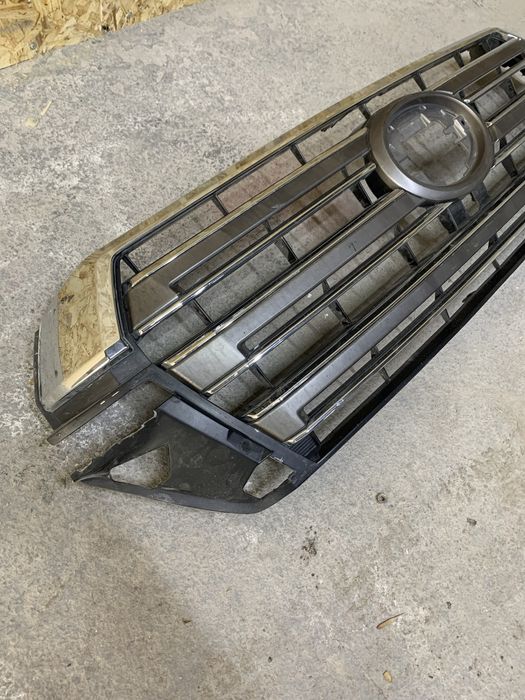 Решетка TAYOTA land cruser 200