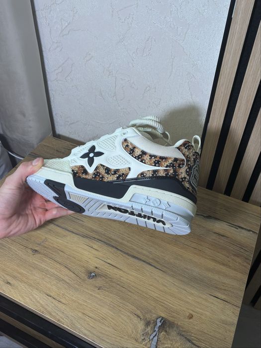 Lv skate leopard print