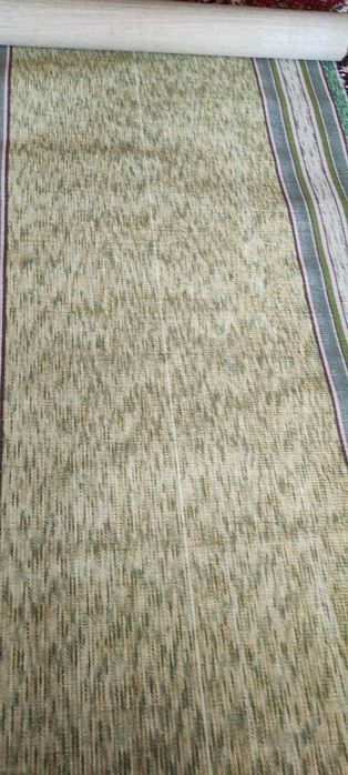 Кристални сервизи,нов малък разтегателен диван с ракла,пътеки