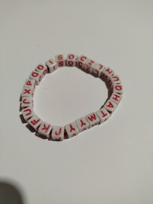 Ръчно изработени гривни