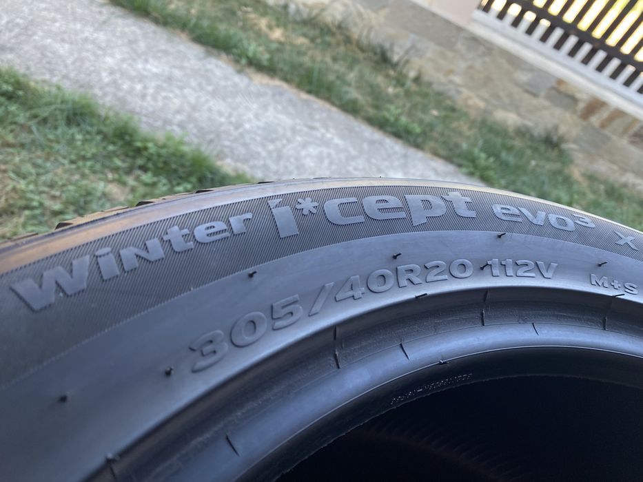 2бр. Зимни гуми 305/40/20 Hankook Winter i*Cept Evo 3 XL 112V DOT2923