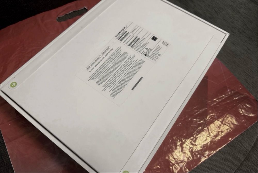 KATO HOB 15" 256GB MacBook Air M2 8GB Гаранция Technopolis 2026 г.
