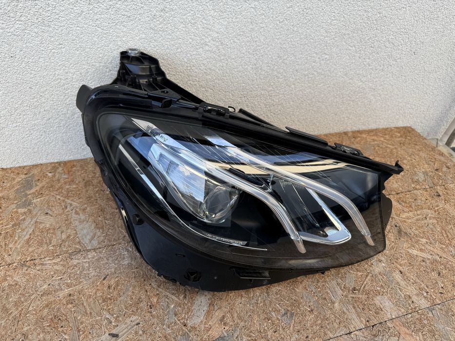 Far dreapta Mercedes E Class LED High Performance Original Europa