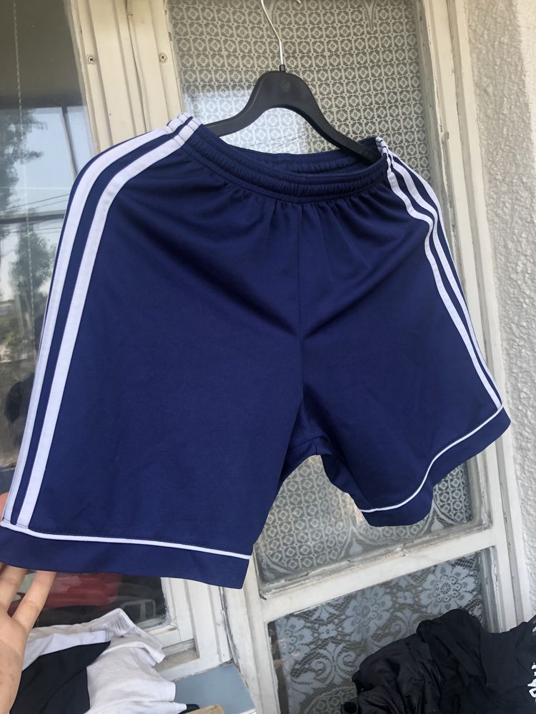 Adidas къси панталони оригинални размер S