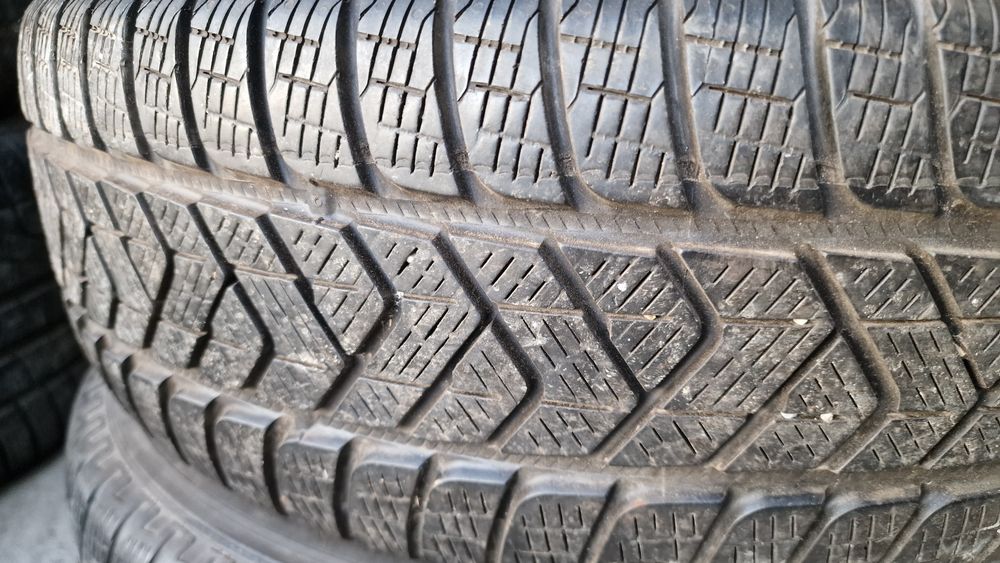 215 65 17 Pirelli Seal 4 anvelope iarna ca noi