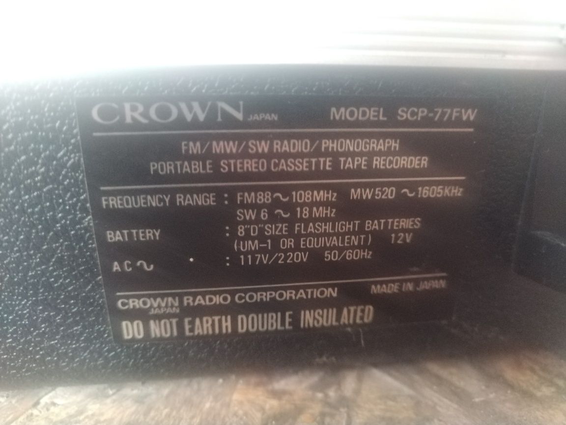 Колекциомерски Crown SCP-77sw грамофон + касетофон
TELEFUNKEN bajazz