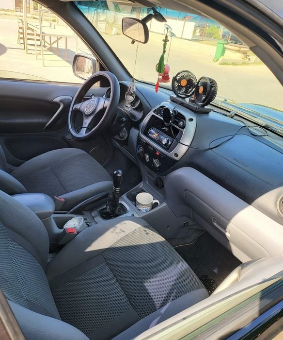 Vând sau schimb Toyota RAV4