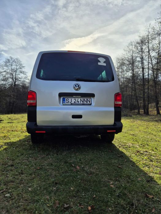 Vând dubă 8+1 locuri T5 Caravelle, an 2011-model lung