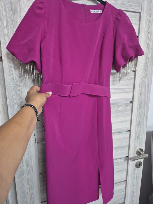 Vând rochiță superbă