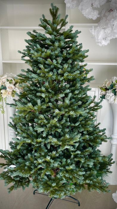 Brad nins Kingston Flocked & Premium Frozen cu aspect inghetat