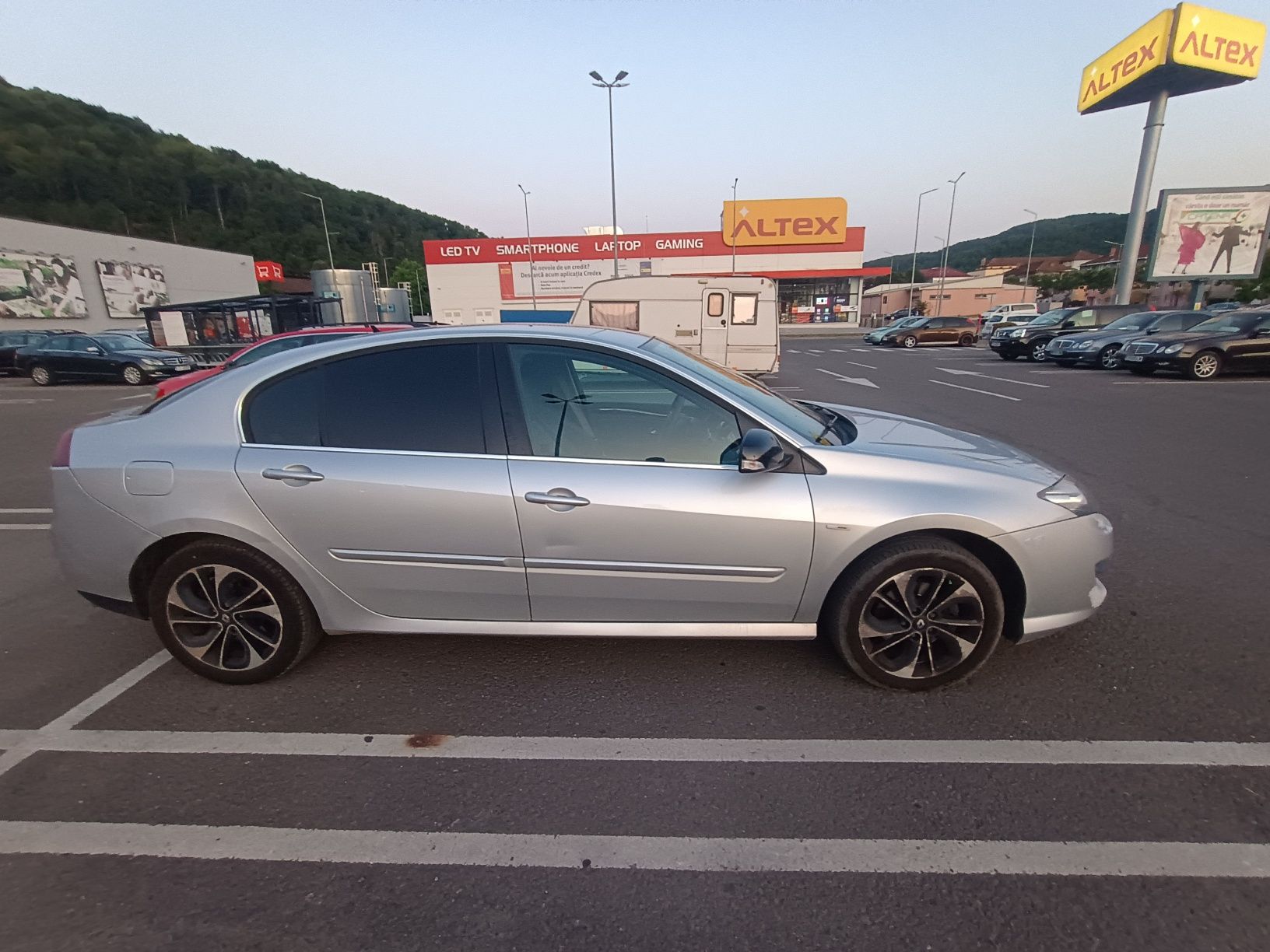 Renault Laguna 3 Bose 2012 150 cai