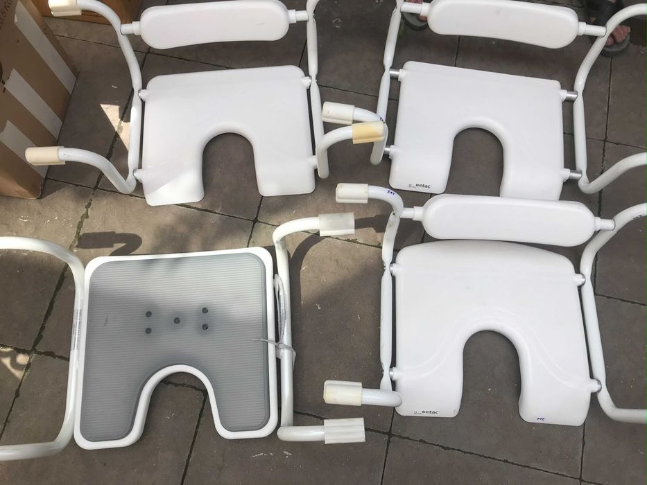 Vand scaun ptr Vana Baie ptr persoane batrane