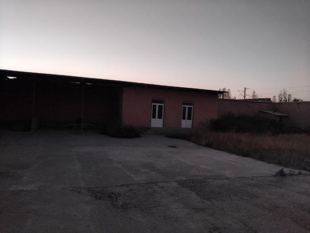 Uchastka sotiladi