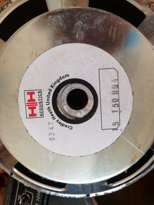 Cub de bas marca  Laney, Line 6,  HH activ