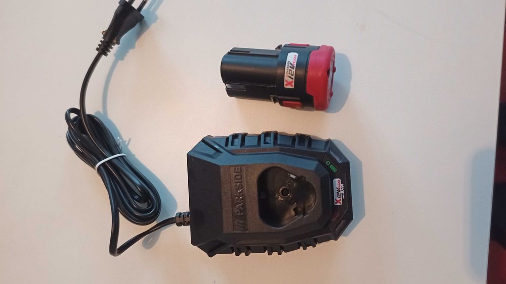 Acumulator 2 Ah și încărcător PARKSIDE 12v