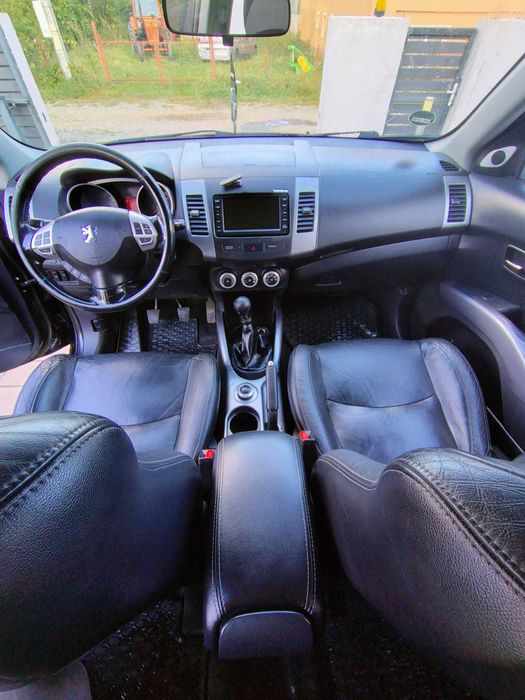 Proprietar vand Peugeot 4007 SUV 4x4/4x2/Lock la buton