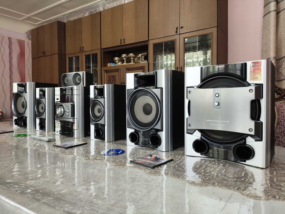 Malaysia sony 10000 watt hamma joyi radnoy ishlaydi bass o‘ta kuchli v