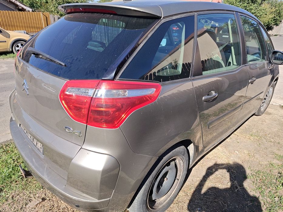 Dezmembrez Citroen C4 Picasso 2009 1.6hdi cutie robotizata. Constanța