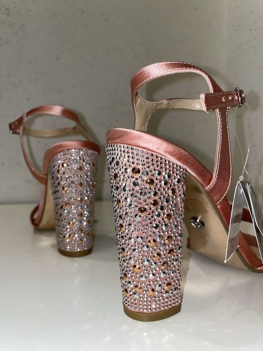 TATA ITALIA Високи токчета с блестящи кристали