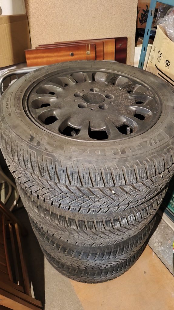 Продавам джанти със зимни гуми 7.5j/ET 42/66.6/5x112/225/55/16