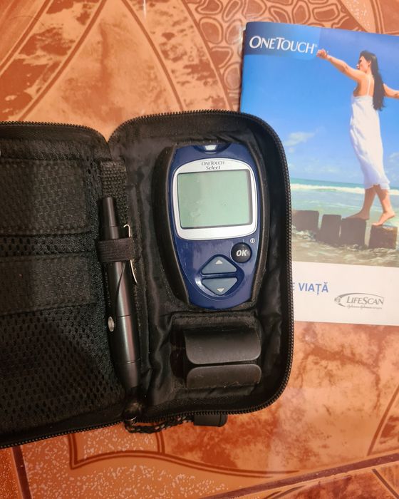 Vând glucometru-sistem de monitorizare glicemie