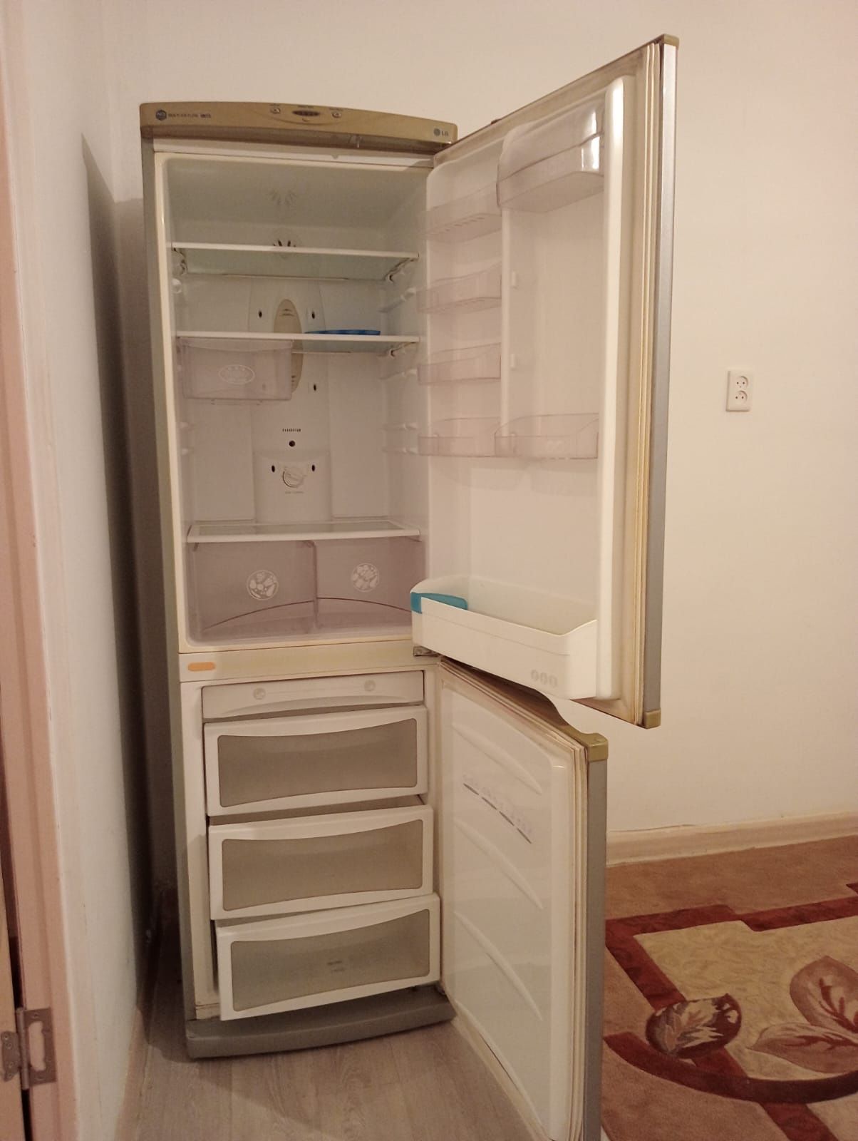 Двухкамерный Холодильник LG