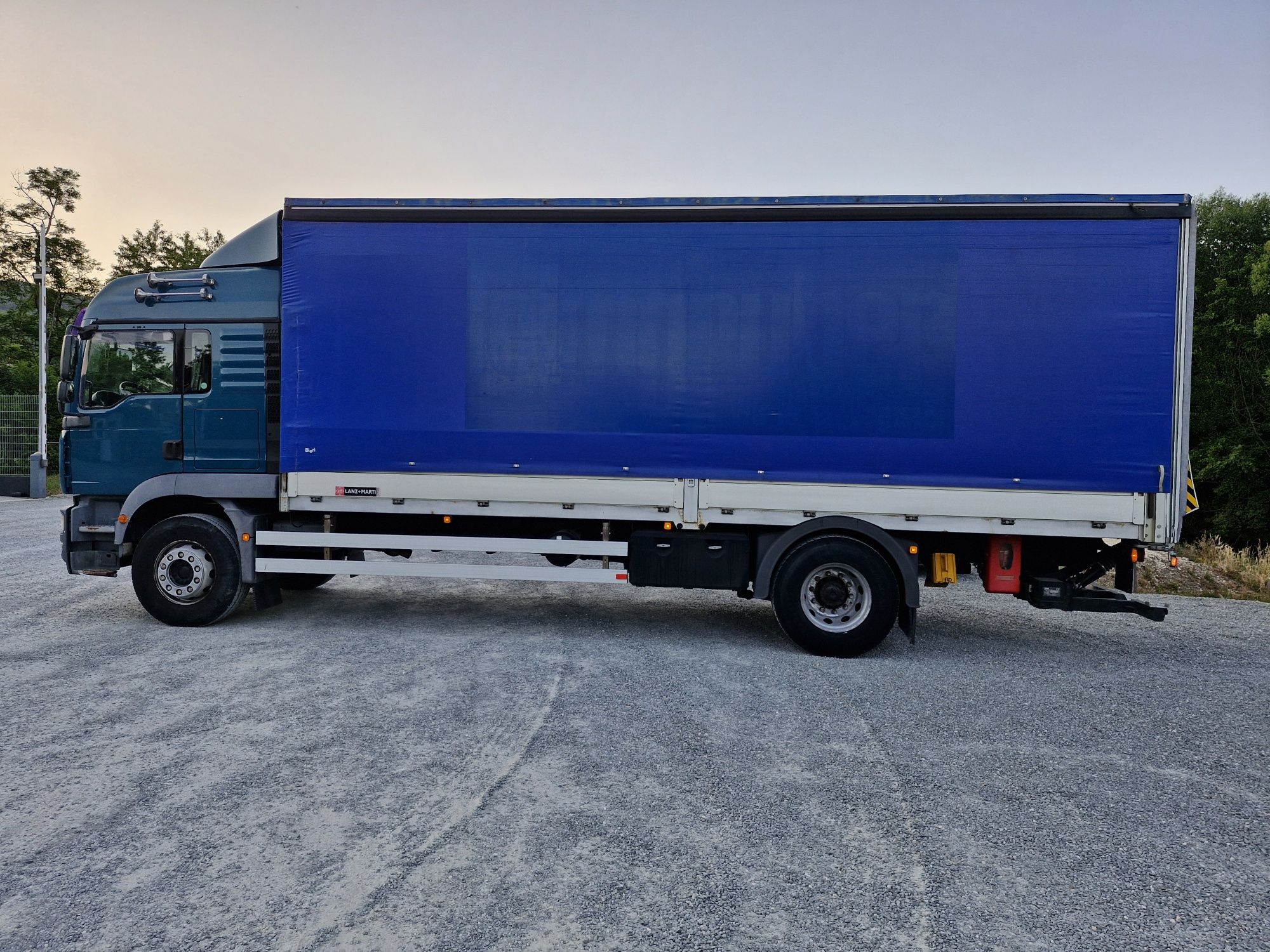 MAN TGM 18340 cu lift hidraulic. Cabina mare.fabricatie 2009.euro 5
