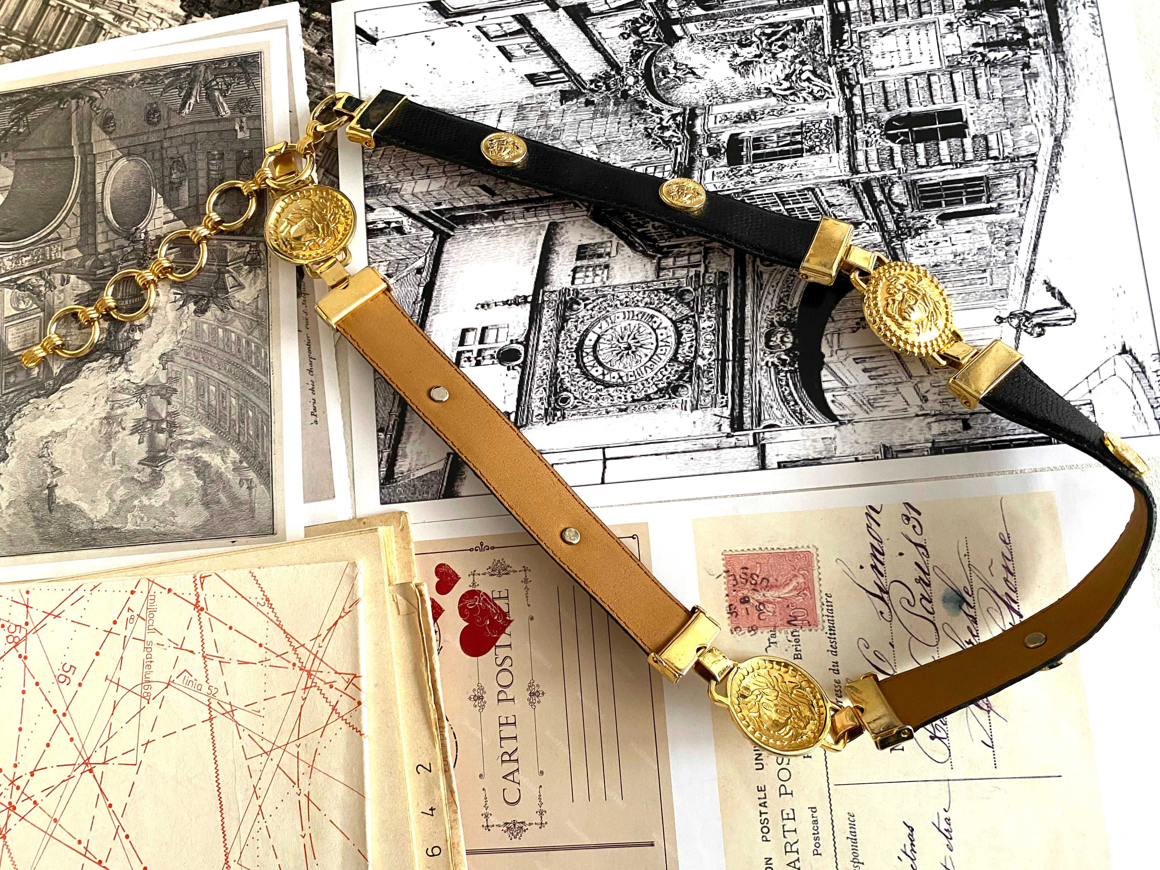 Curea vintage cu accesorii aurii model Versace