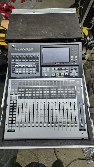 Vând mixer digital Presonus 32SC + Mixer rack 32R