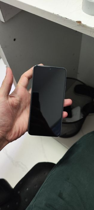 Samsung S22.   Nok