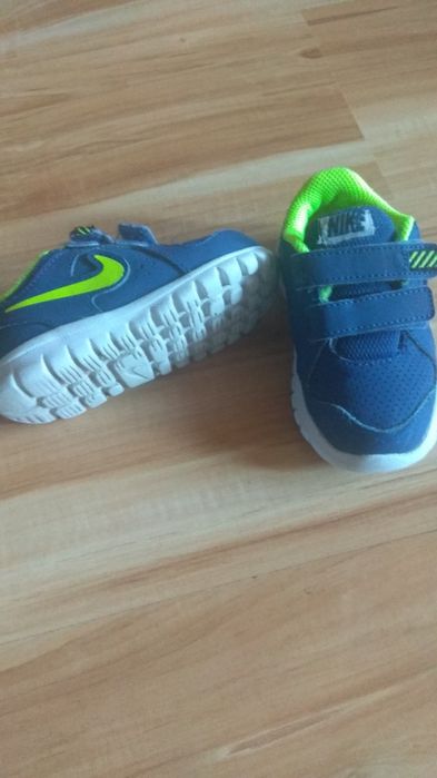 Маратонки  Найк размер 22