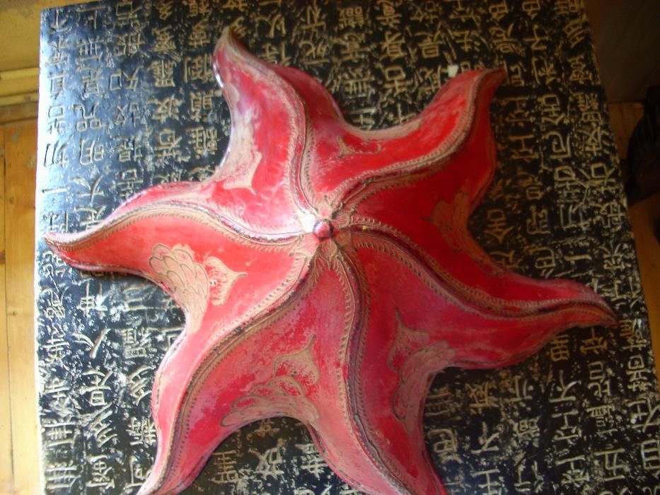 Lampi , aplice , din piele pictate cu hena