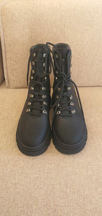 Боти Guess Hearly, нови, 39 номер